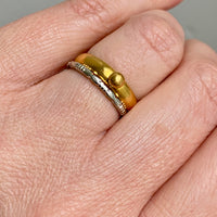 18k White Gold Vintage Wedding Band with Etched Continuous Wraparound Pattern - size 6.25