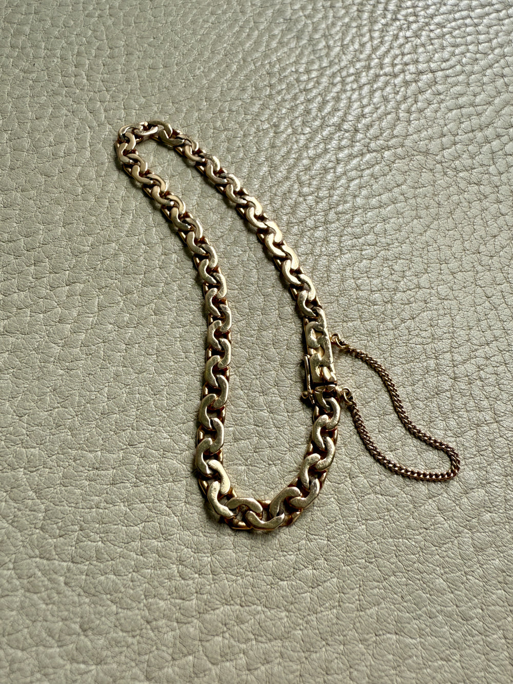 1931 Vintage Swedish Virola Link Bracelet in 18k gold - 7 inch length
