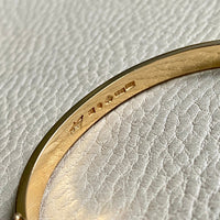 Made in 1951 - 18k gold hinged bangle with etched floral motif - By Heribert Engelbert - Stockholm, Sweden