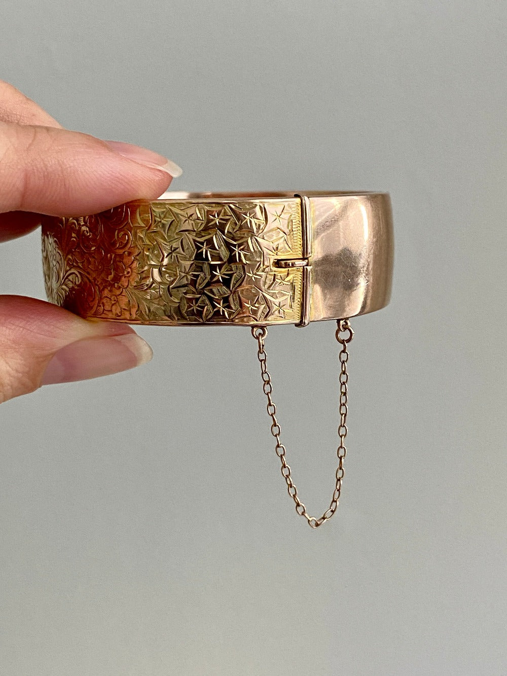 Antique floral engraved wide hinged 9k bangle - Birmingham, England