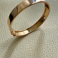 SUBLIME Midcentury Era Smooth Wide 18k gold Hinged Bangle - 7.25 inch interior circumference