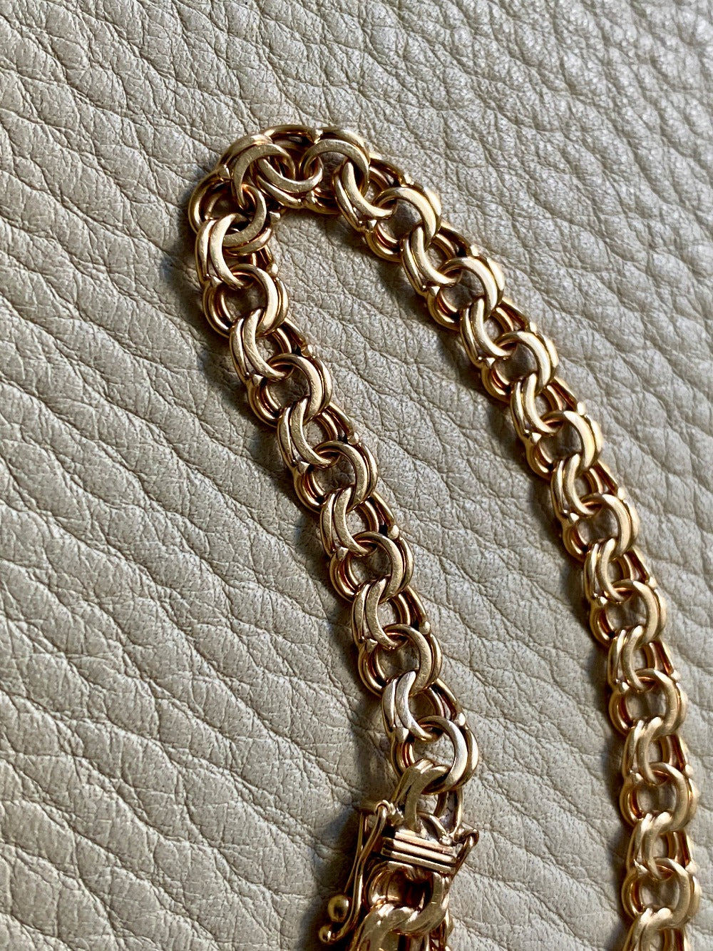 Vintage 1968 Double link solid 18k gold bracelet - 7.5 inch length