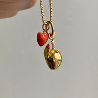 18k Gold Vintage Charm or Pendant - Strawberry