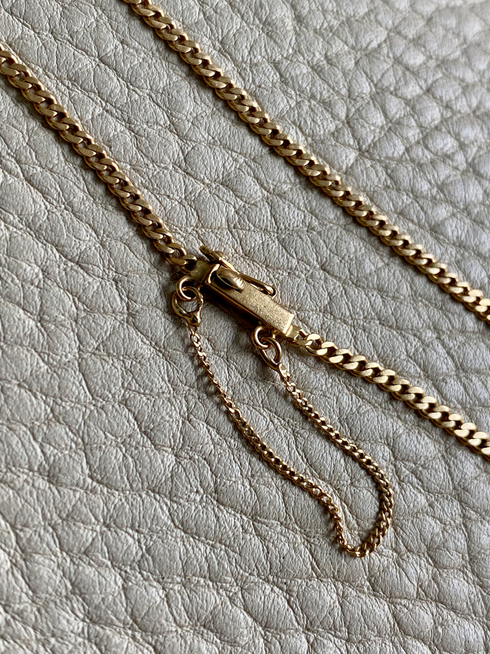 1942 Vintage 18k gold skinny curb bracelet -  7.5 inch length