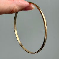 Vintage 18k Gold Circular Solid Bangle Bracelet – 8.6 Inch Interior Circumference
