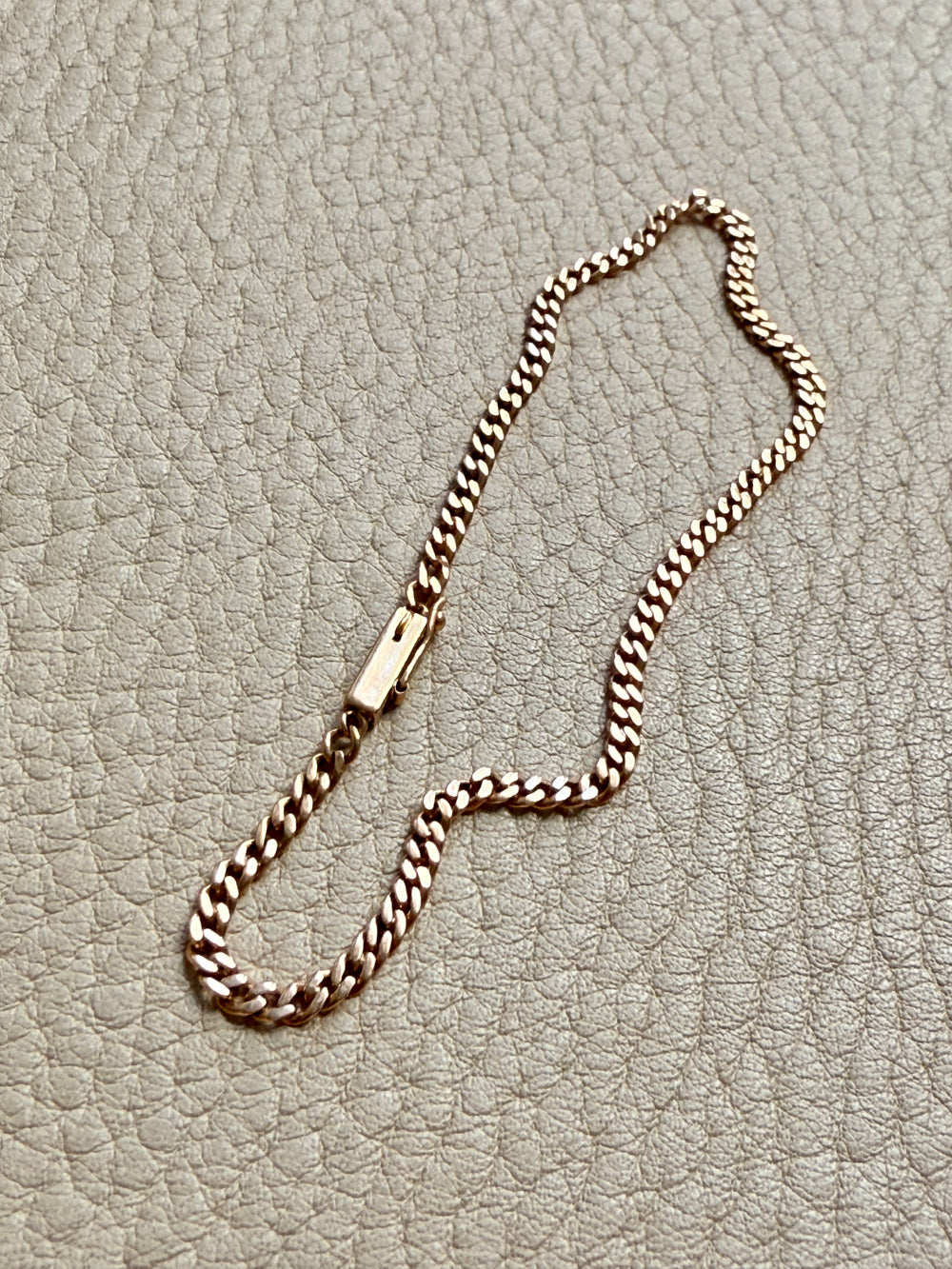 Victorian era 18k gold skinny pressed curb bracelet - 7.3 inch length