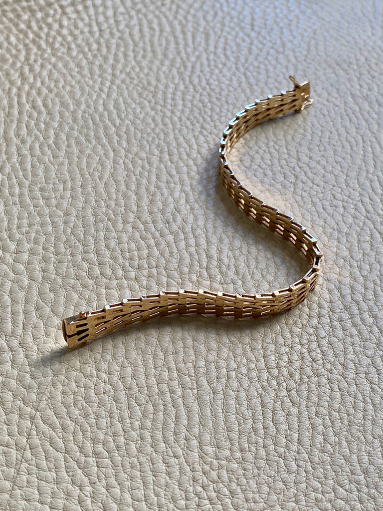 Vintage Scandinavian V Link Bracelet in 14k Gold Signed SV Glymerrs - 7.4 inch length