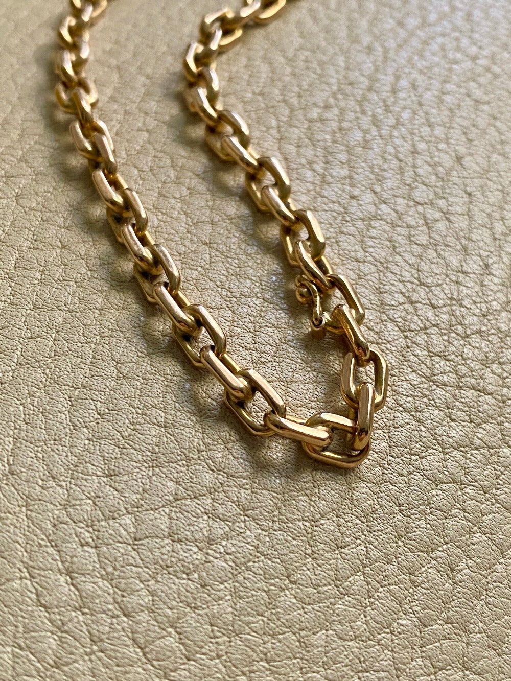 Swedish 18k gold anchor link bracelet 4.4mm width - 8.5 inch length