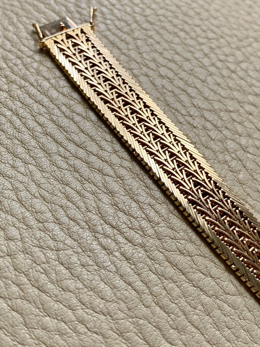 Phenomenal Danish link bracelet in 14k solid gold - by Jørn Arne Backhausen - 6.75 inch length
