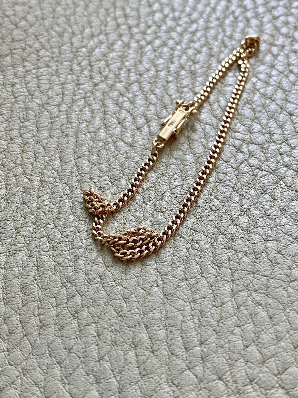 Vintage 18k gold curb bracelet - 7.2 inch length