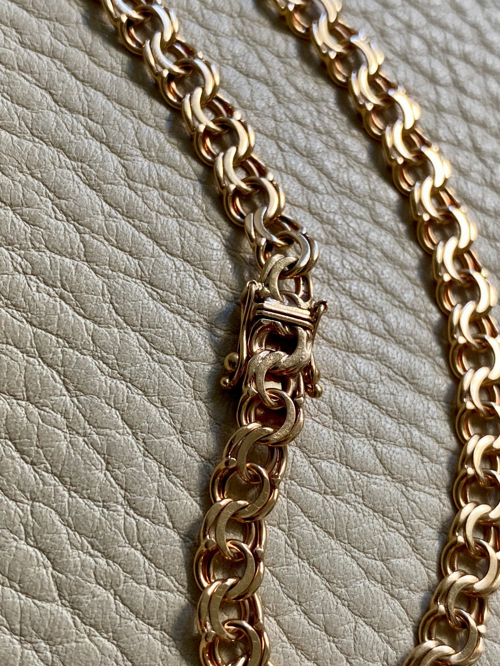 Vintage 1968 Double link solid 18k gold bracelet - 7.5 inch length