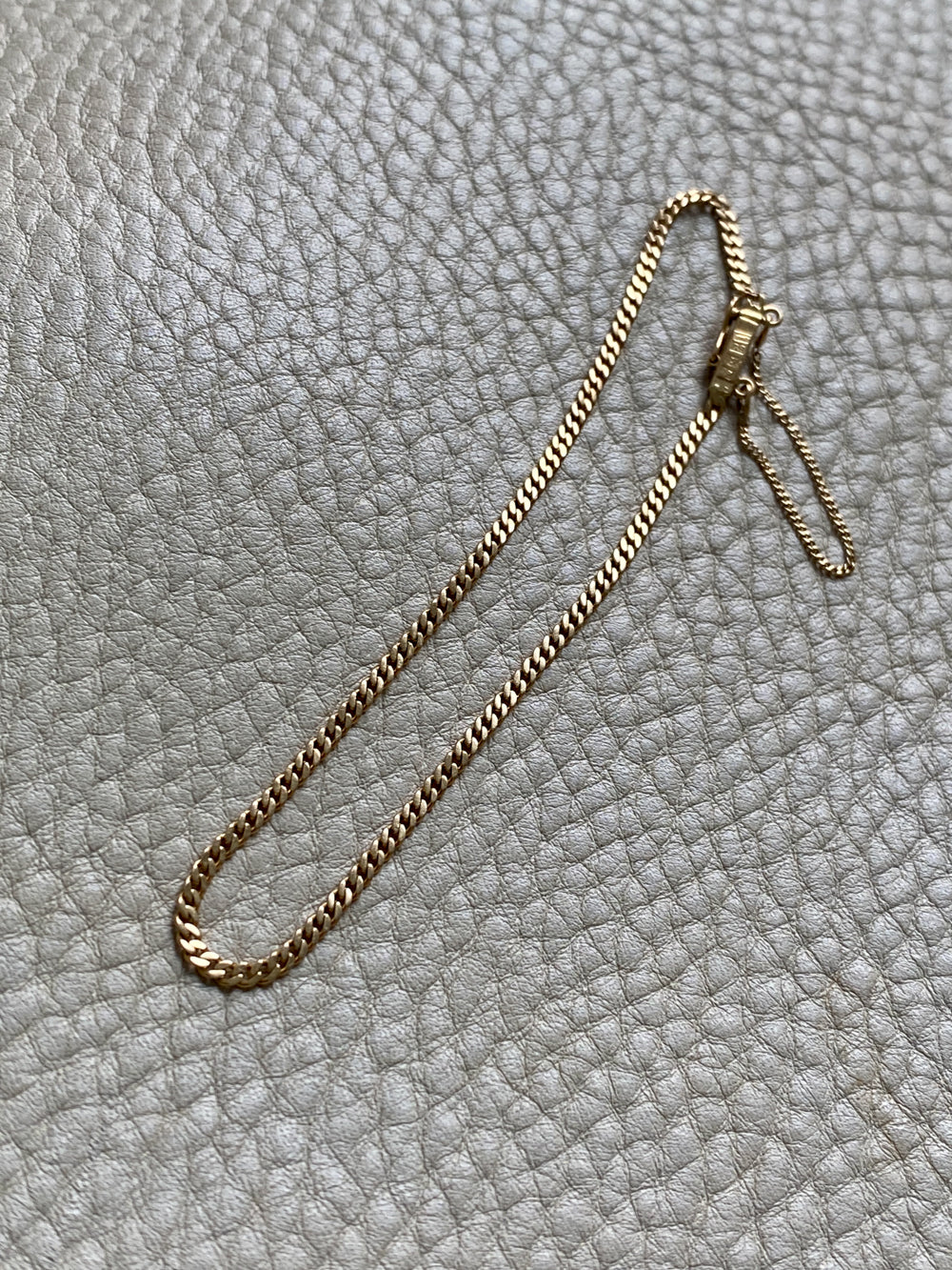 1942 Vintage 18k gold skinny curb bracelet -  7.5 inch length