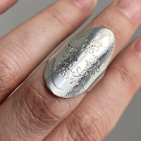 1955 Rare vintage sterling silver large face sewing ring - floral etching - Size 5