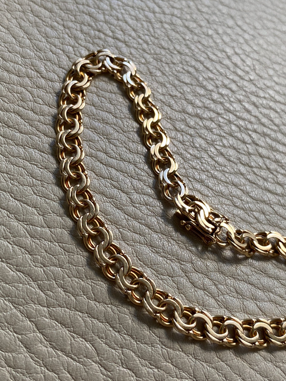 Vintage 1963 Double link solid 18k gold bracelet - 7.5 inch length