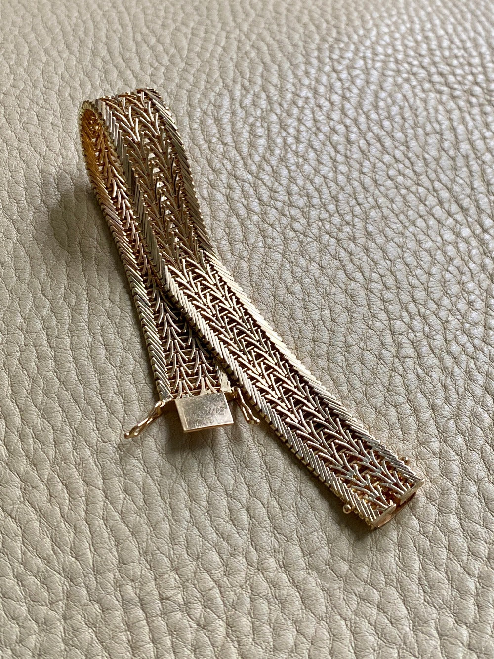 Phenomenal Danish link bracelet in 14k solid gold - by Jørn Arne Backhausen - 6.75 inch length
