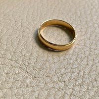 Sparkle scalloped edge 18k gold band ring from Ostersund, Sweden - size 6.5