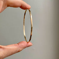 Vintage 18k solid gold bangle - 8 inch interior circumference