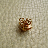 Vintage 14k Gold Crown Charm Pendant– 0.6 inch drop
