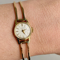 Vintage Ladies Gubelin Watch in 18k gold with bracelet band by Rey Urban 1960 - 6.25 inch interior
