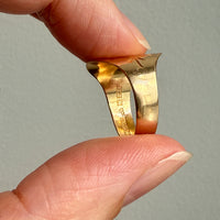 Vintage Cigar Band Ring in 18k Gold - size 7.5 approximately