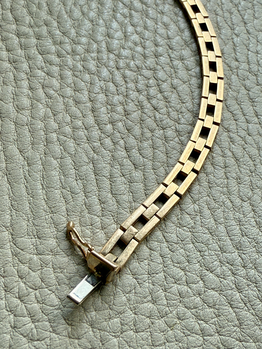 Slinky 18k Gold Vintage Midcentury Brick Link Bracelet - 7.3 inch length