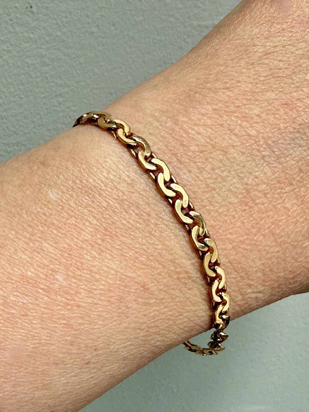 1931 Vintage Swedish Virola Link Bracelet in 18k gold - 7 inch length
