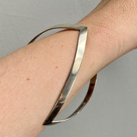 Vintage double-wishbone style bangle in solid sterling silver - 8 inch interior