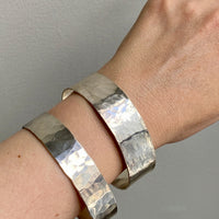 1975 Extra wide heavy hammered texture silver bangle by NOKO - size 8.1 inch