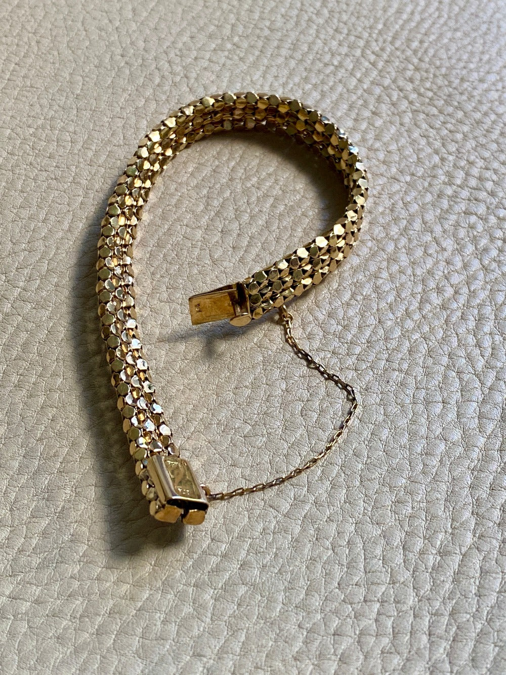 Honeycomb link triple strand bracelet - 18k gold - 7 inch length