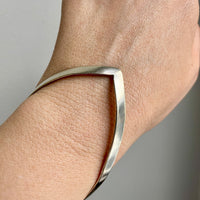 Vintage double-wishbone style bangle in solid sterling silver - 8 inch interior