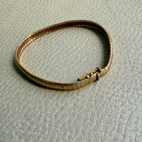 Vintage 18k Gold Snakey Omega Link Bracelet with Hand Scribed Stars - 7.5 inch length