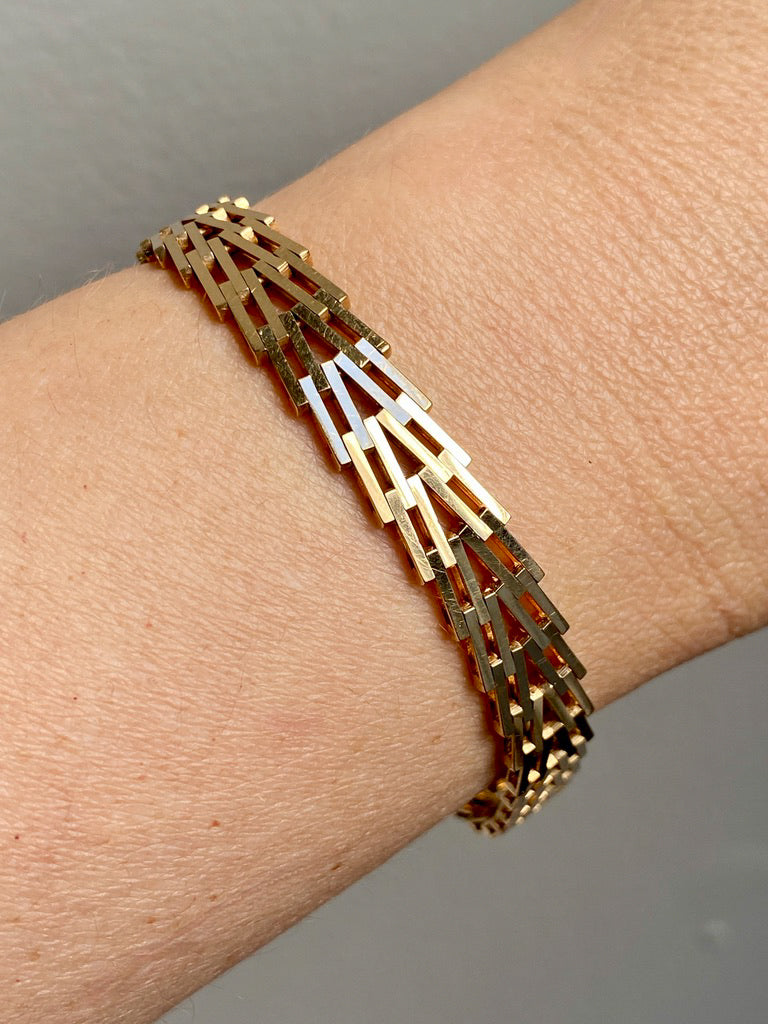 Vintage Scandinavian V Link Bracelet in 14k Gold Signed SV Glymerrs - 7.4 inch length