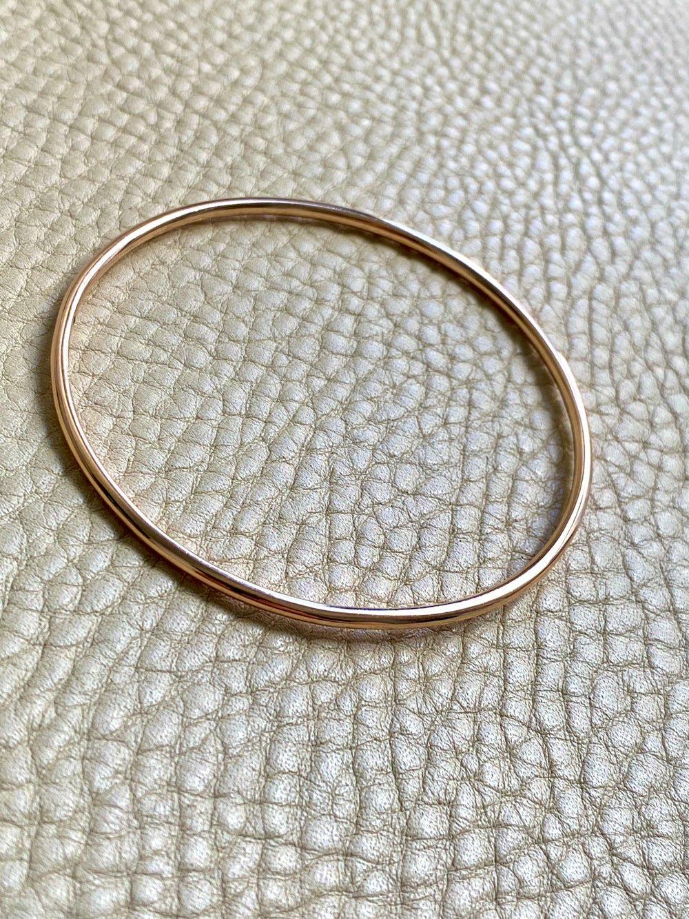 1955 Swedish Vintage 18k Gold Round Circular Solid Bangle - 7.9 inch interior circumference