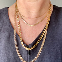 DELICIOUS! Heavy square curb link necklace in solid 18k gold - 21 inch length