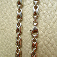 Vintage UK Sterling Silver Puffy Figure-8 Link Necklace 36g – 18 Inch Length