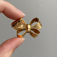 1946 Vintage Bow Shaped Brooch in 18k gold - Stockholm, Sweden by Stigbert