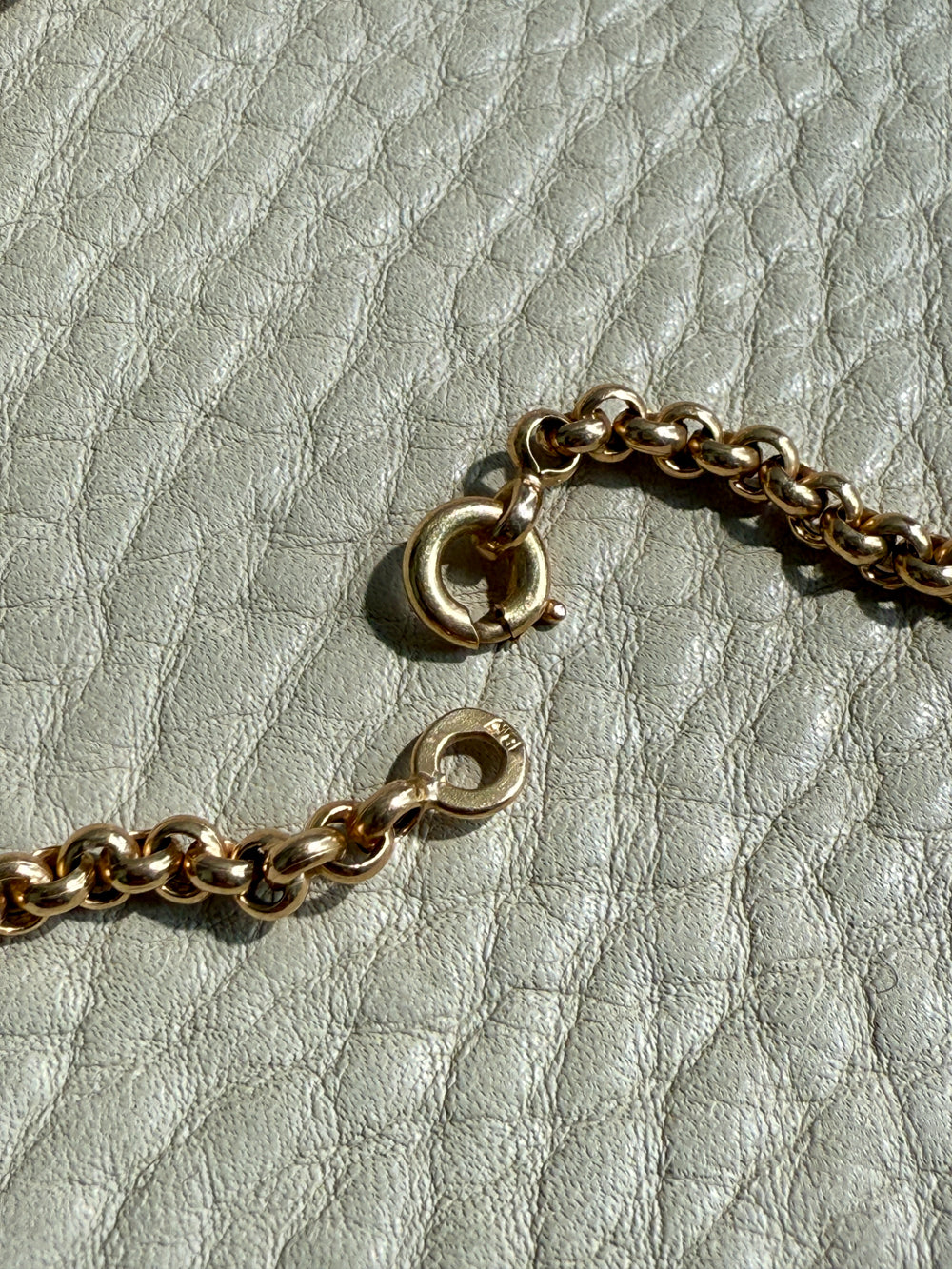 1950s era Vintage Graduated Width Rolo Link Necklace in 18k Gold - 17.75 inch length