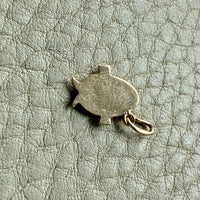18k gold vintage charm or pendant - Fish, Pisces Fish