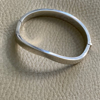 English vintage sterling silver wave form - hinged bangle - size 7
