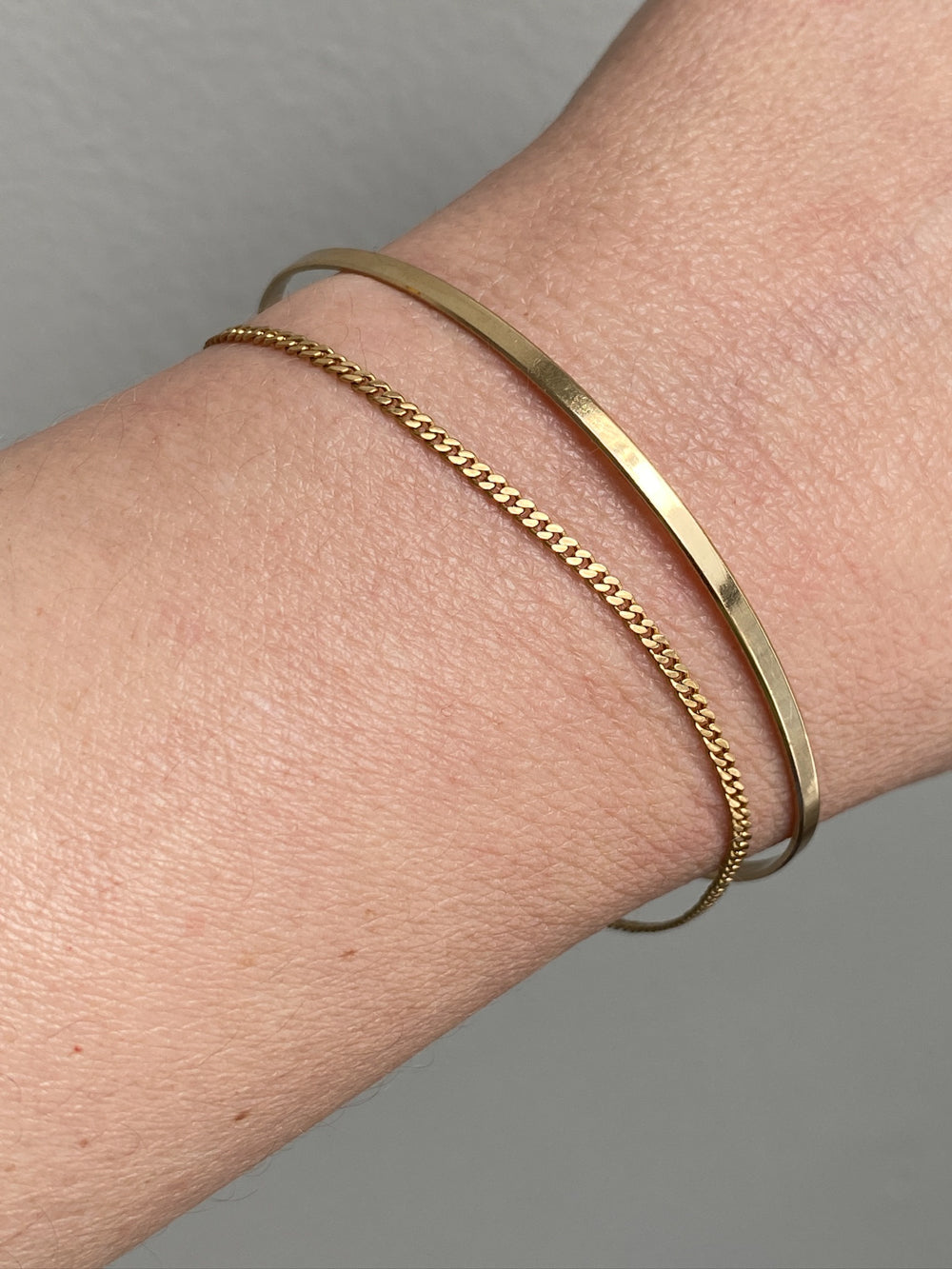 1942 Vintage 18k gold skinny curb bracelet -  7.5 inch length