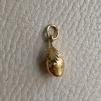 18k Gold Vintage Charm or Pendant - Strawberry