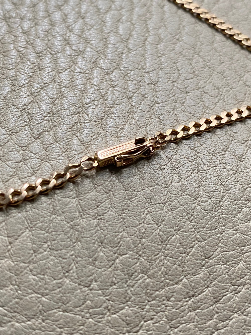 Vintage 18k gold skinny curb bracelet - 8 inch length