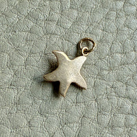 18k gold vintage charm or pendant - Starfish, Sea Star