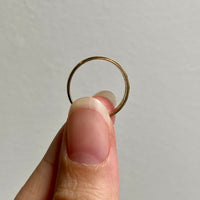 Sparkle scalloped edge 18k gold band ring from Ostersund, Sweden - size 6.5