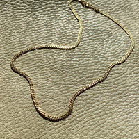 Mid-century era Scandinavian pressed curb link necklace in 18k gold - 16.75 inch length