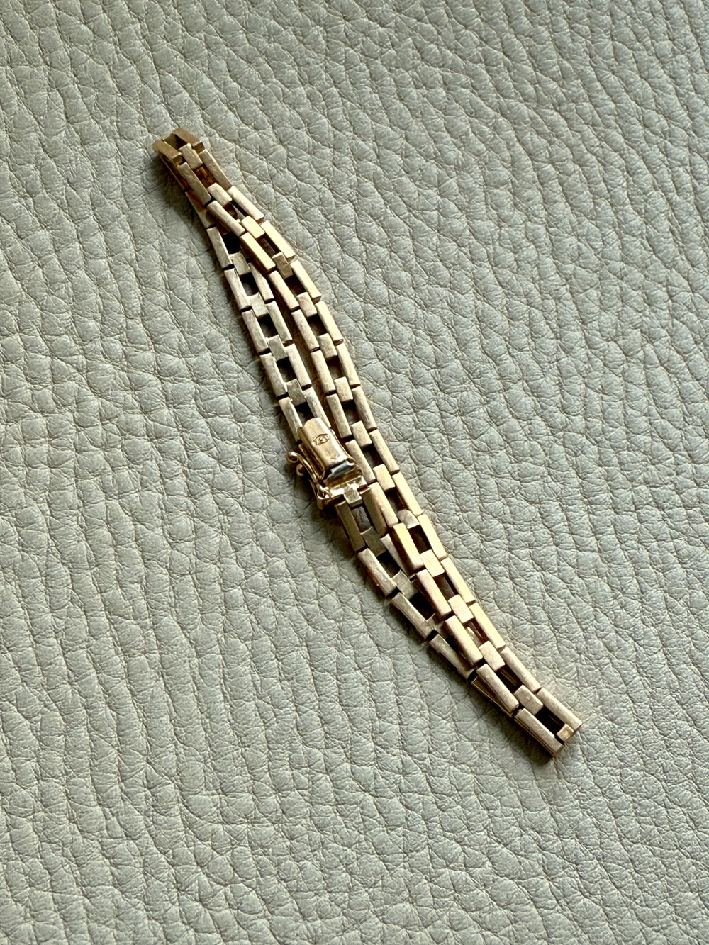 Slinky 18k Gold Vintage Midcentury Brick Link Bracelet - 7.3 inch length