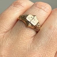 1847 Antique 18k Gold Mourning Ring with Secret Compartment – Size 7.5