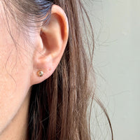 Vintage 18k solid gold starburst stud earrings with shorter posts