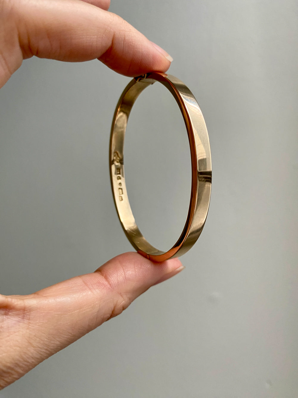 1940s era Modernist Swedish 18k Gold Hinged Bangle - maker Stigbert - 6.8 inch