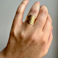 Vintage Cigar Band Ring in 18k Gold - size 7.5 approximately